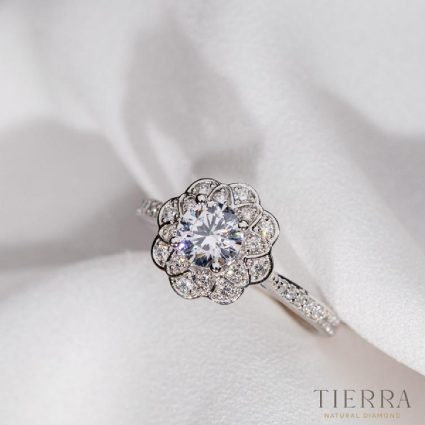 Nhẫn đính hôn Halo Floral design, đai tấm NCH2004